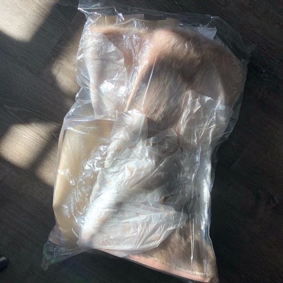 Fuzzy Pink Winter Boots - Picture 4 of 5